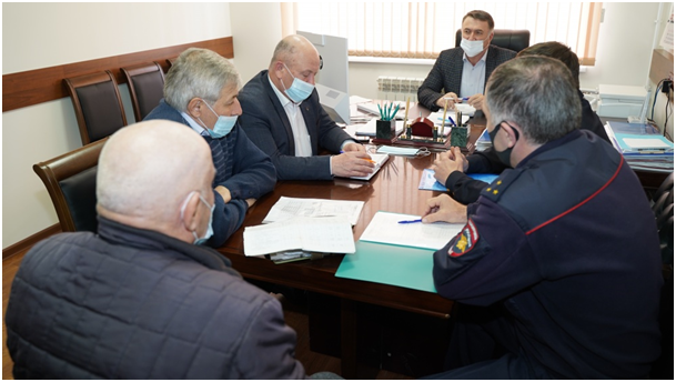 В администрации Хасавюртовского района обсудили вопросы безопасности участников дорожного движения