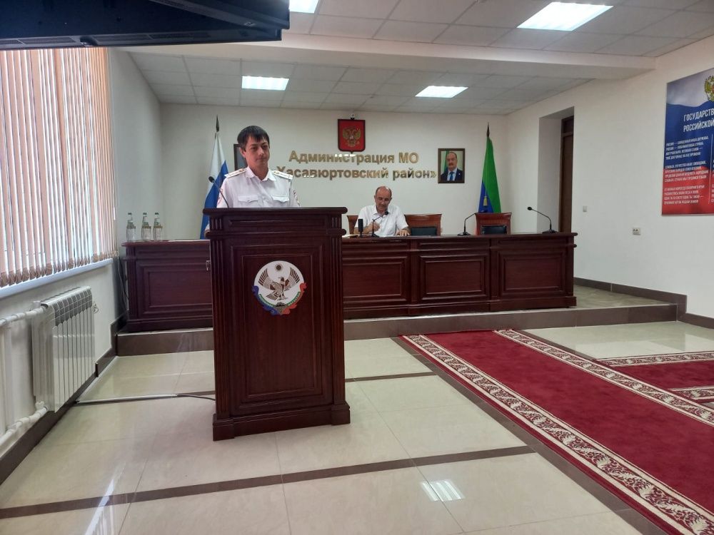 В администрации Хасавюртовского района  провели заседание Комиссии по делам несовершеннолетних и защите их прав