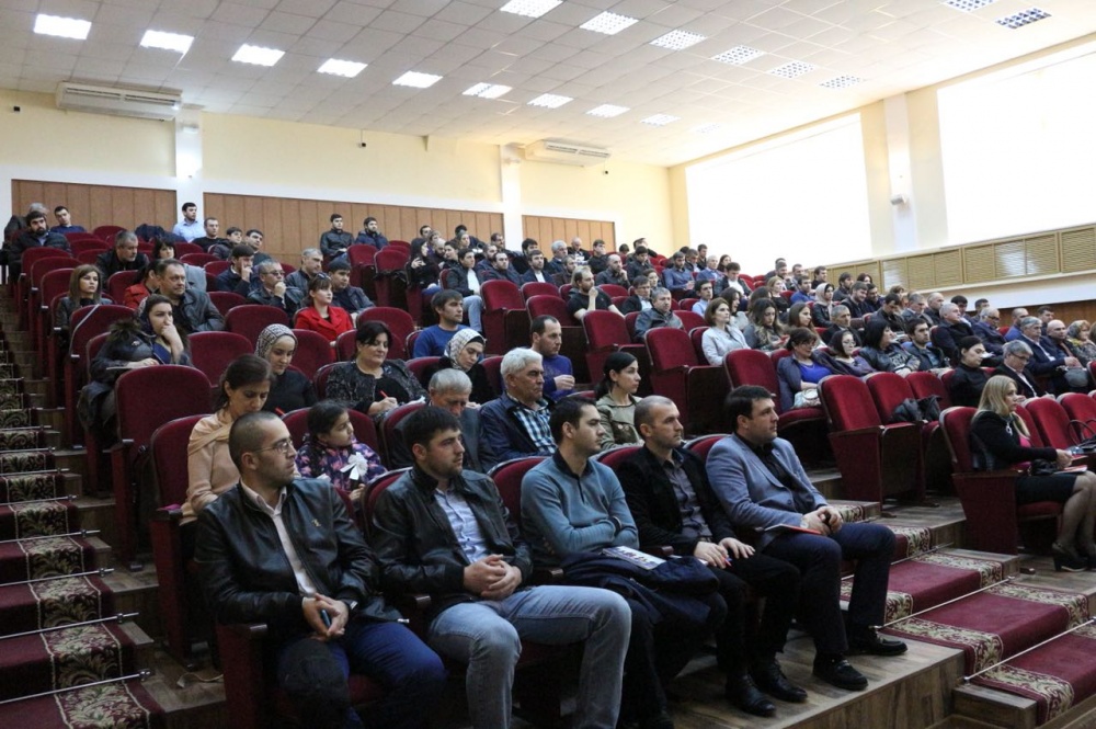 Работники Администрации МО "Хасавюртовский район" приняли участие в семинаре