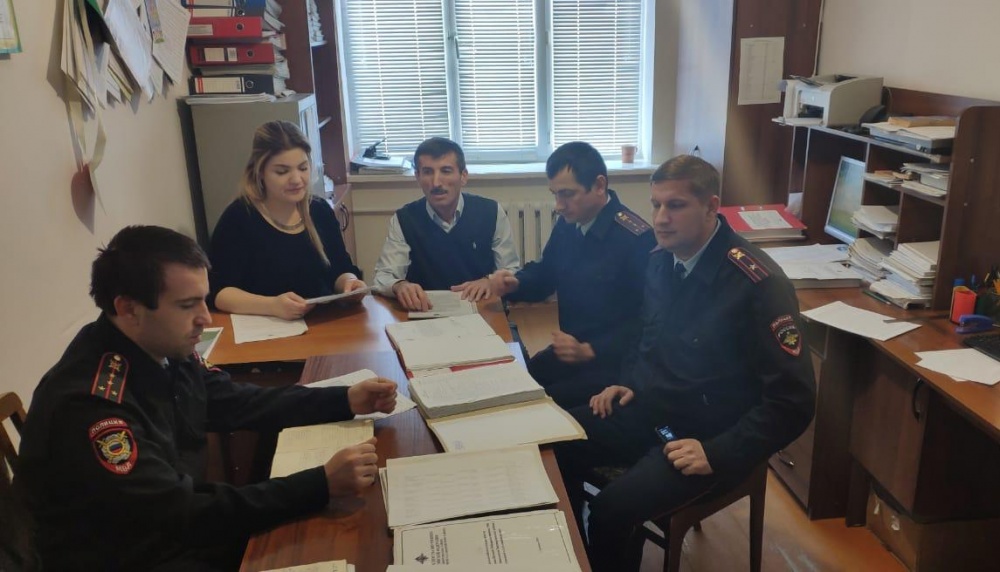 19 июня  в отделе полиции МВД по Хасавюртовскому району состоялось совещание Комиссии по делам несовершеннолетних и инспекторов ПДН.