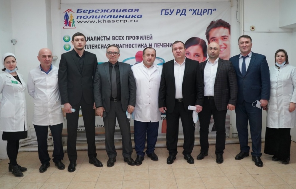 Аппарат и работники администрации Хасавюртовского района прошли  вакцинацию от COVID-19