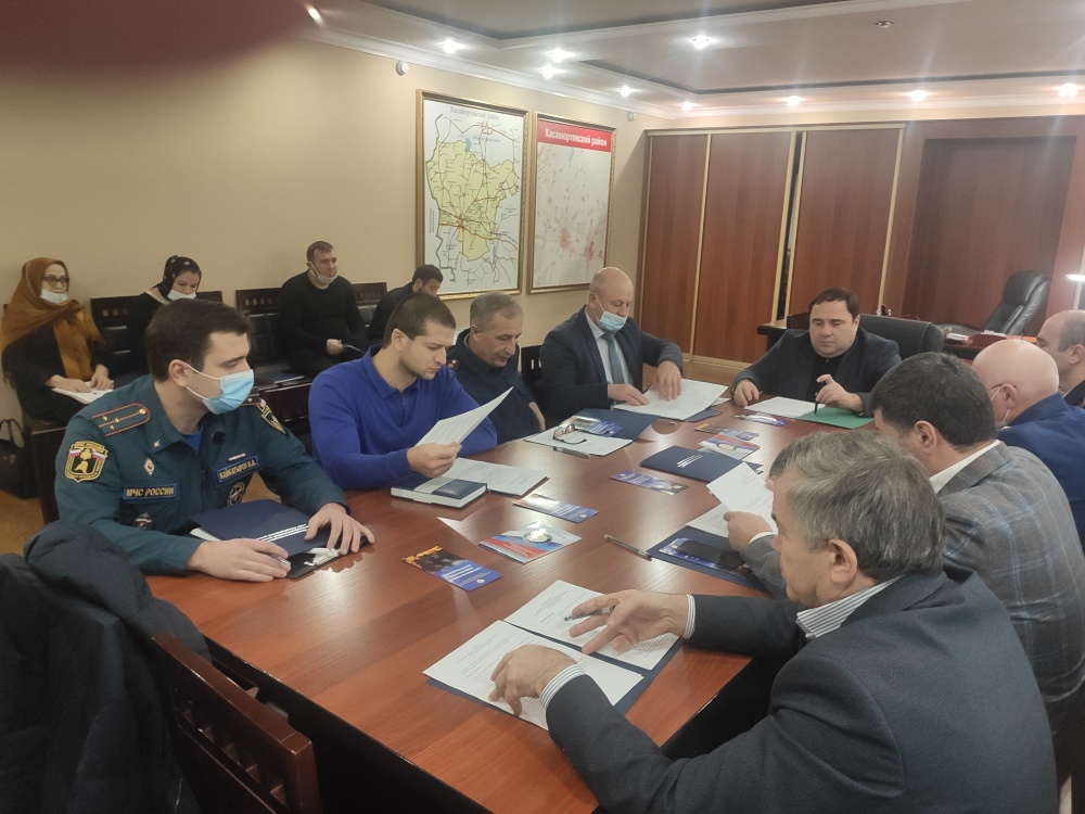 В Хасавюртовском районе прошло итоговое в текущем году заседание Антитеррористической комиссии.